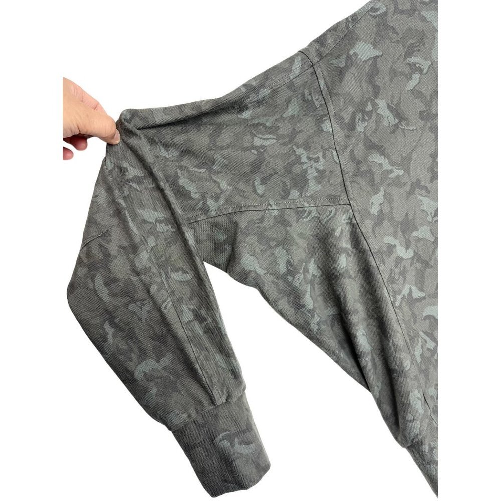 Athleta‎ Farallon green camo batwing hoodie athleisure size M - Picture 6 of 10